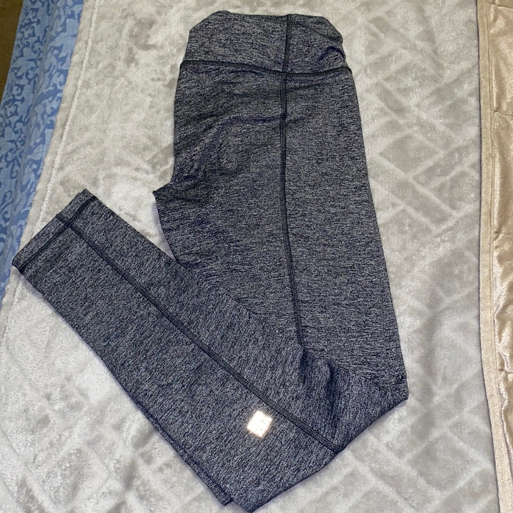 GREY VICTORIA SECRET LEGGINGS